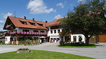 Reiterhof Schanzer im Sommer