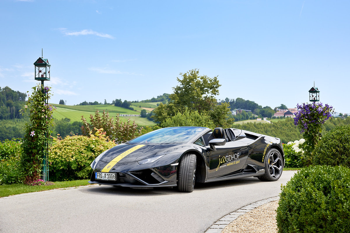 LAMBORGHINI DRIVING 2025